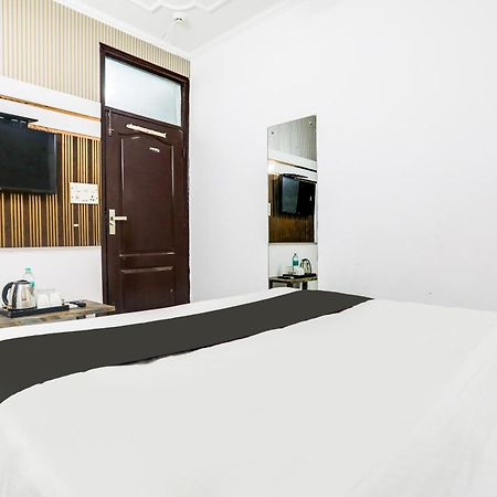 Hotel O Anchal Dx Нью-Делі Екстер'єр фото