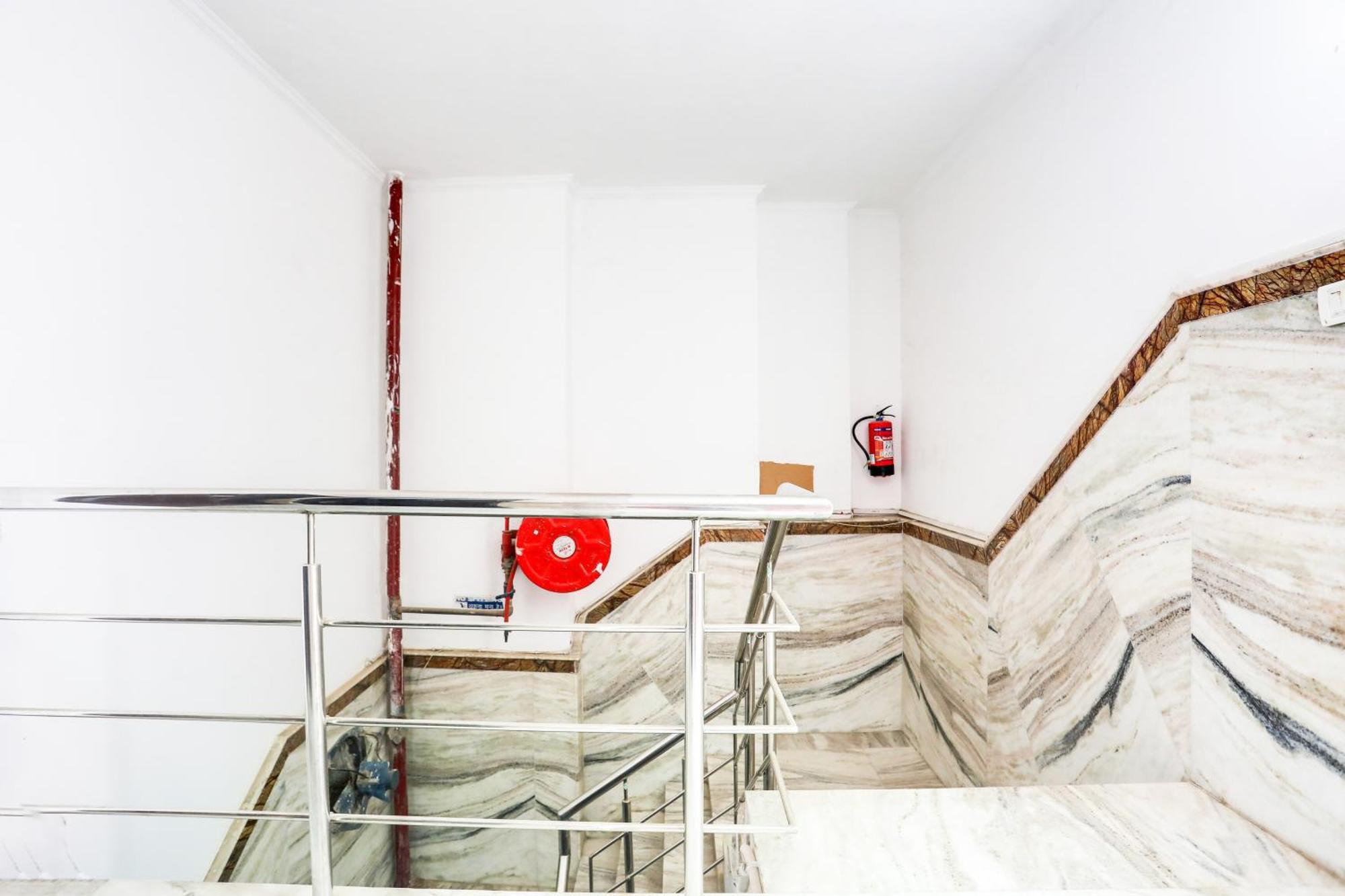 Hotel O Anchal Dx Нью-Делі Екстер'єр фото